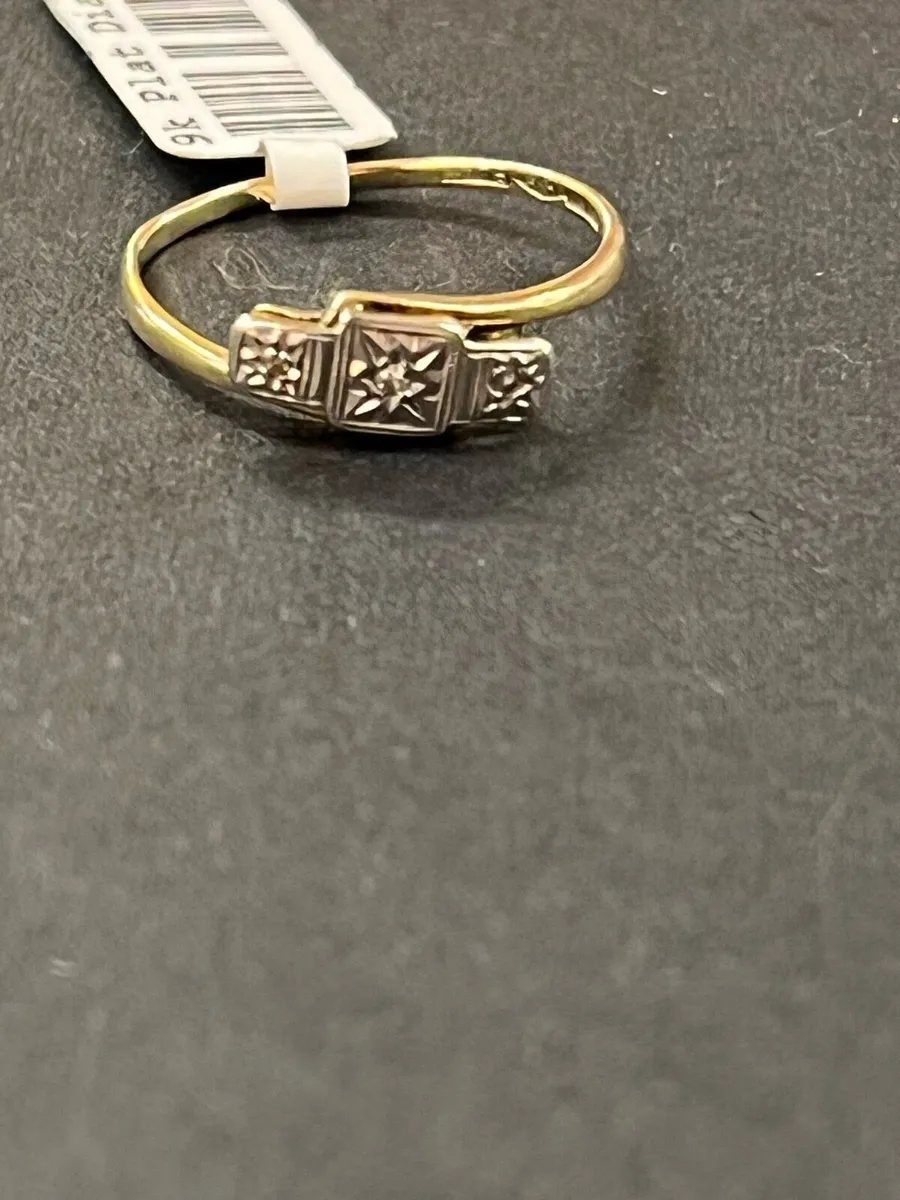 Vintage 9k gold and platinum ring with diamonds. - Image 3