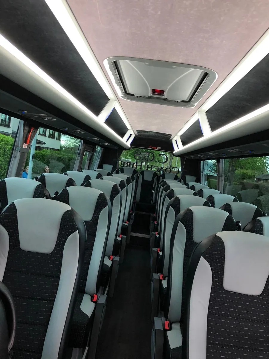 Mercedes Unvi Voyager - Image 2