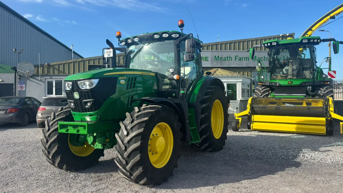2018 John Deere 6145R - Image 2