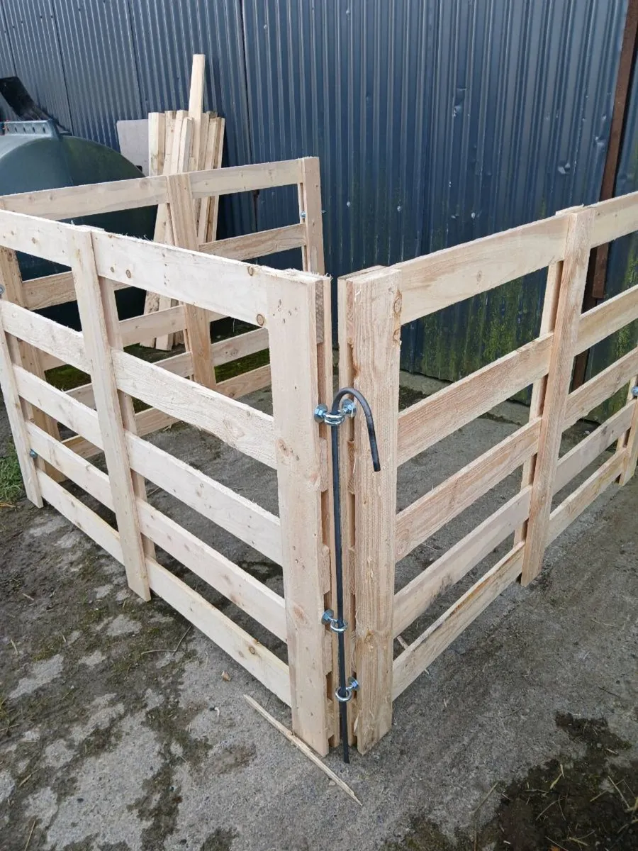 Sheep hurdles - Image 1
