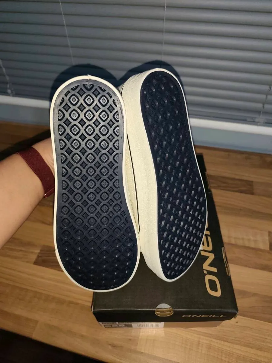 O'Neils trainers - Image 2
