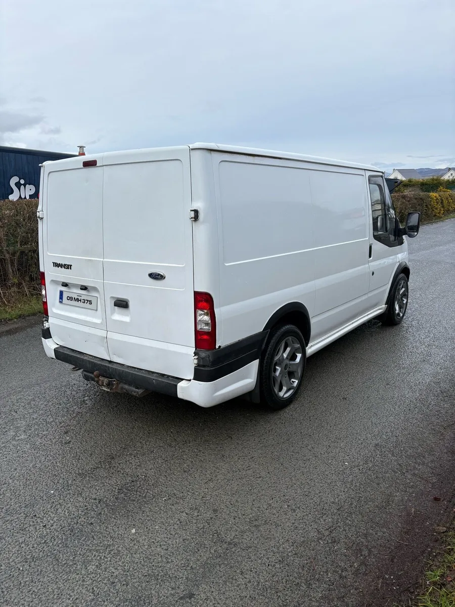 09 Ford Transit - Image 4