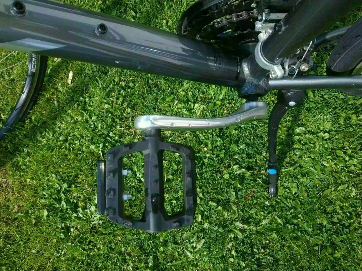 Trek hybrid XL gent's bicycle new. - Image 1