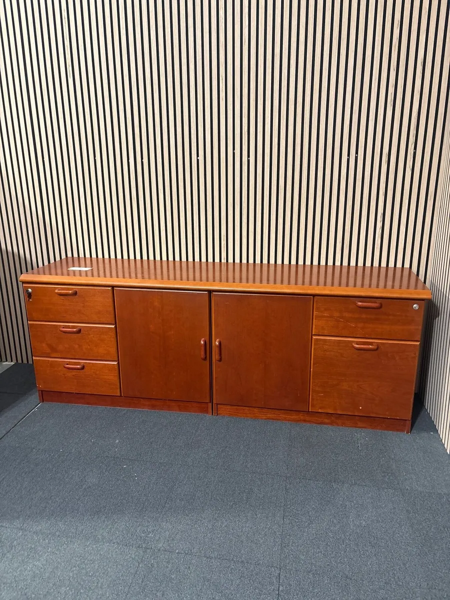 STAINED MAHOGANY BOARDROOM SET @ CJM - Image 3