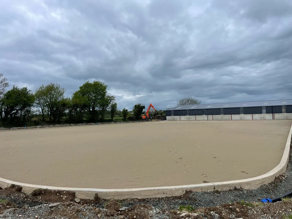 Sand arena/gallop construction - Image 4