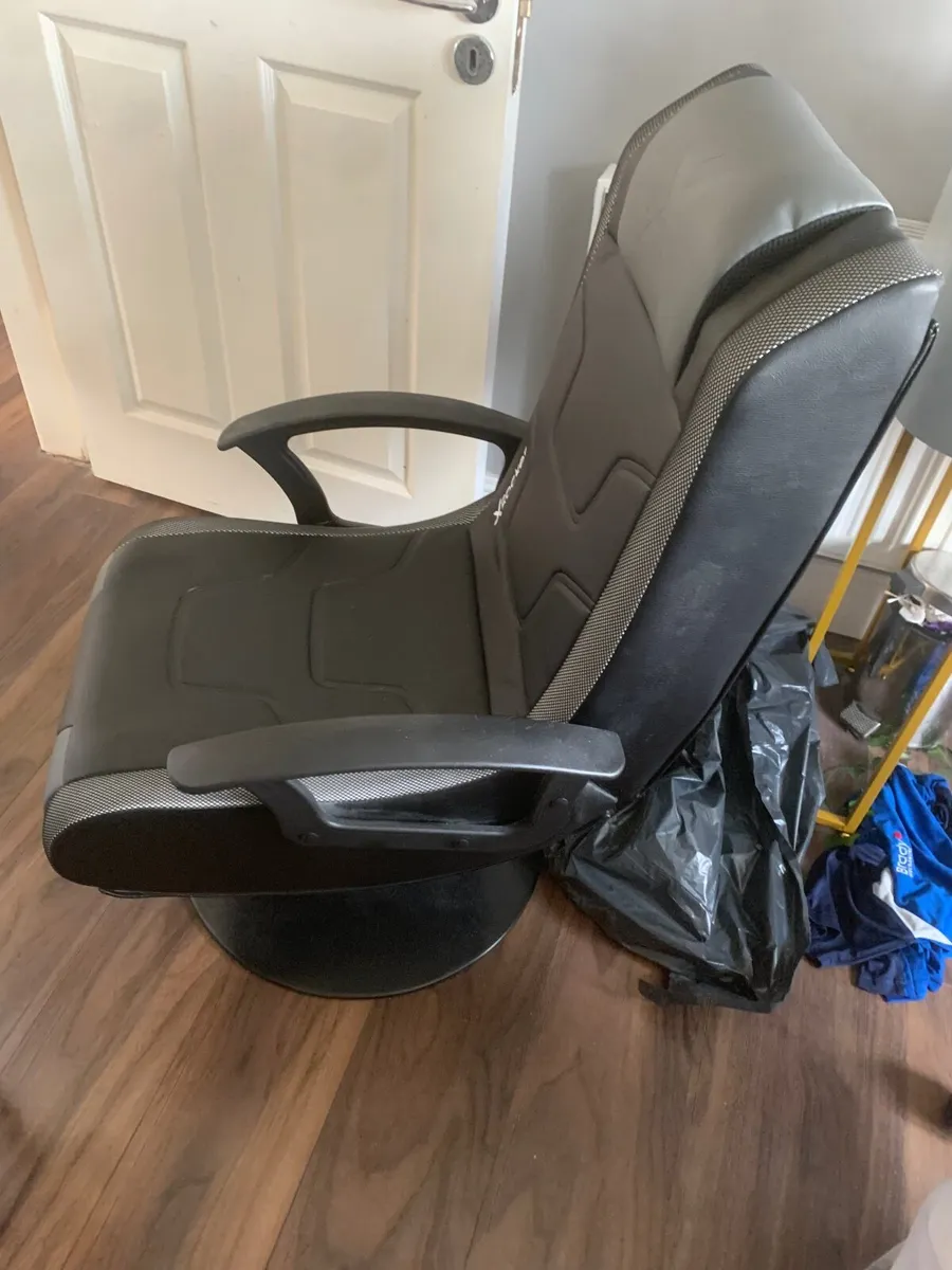 Gaming chair - Image 1