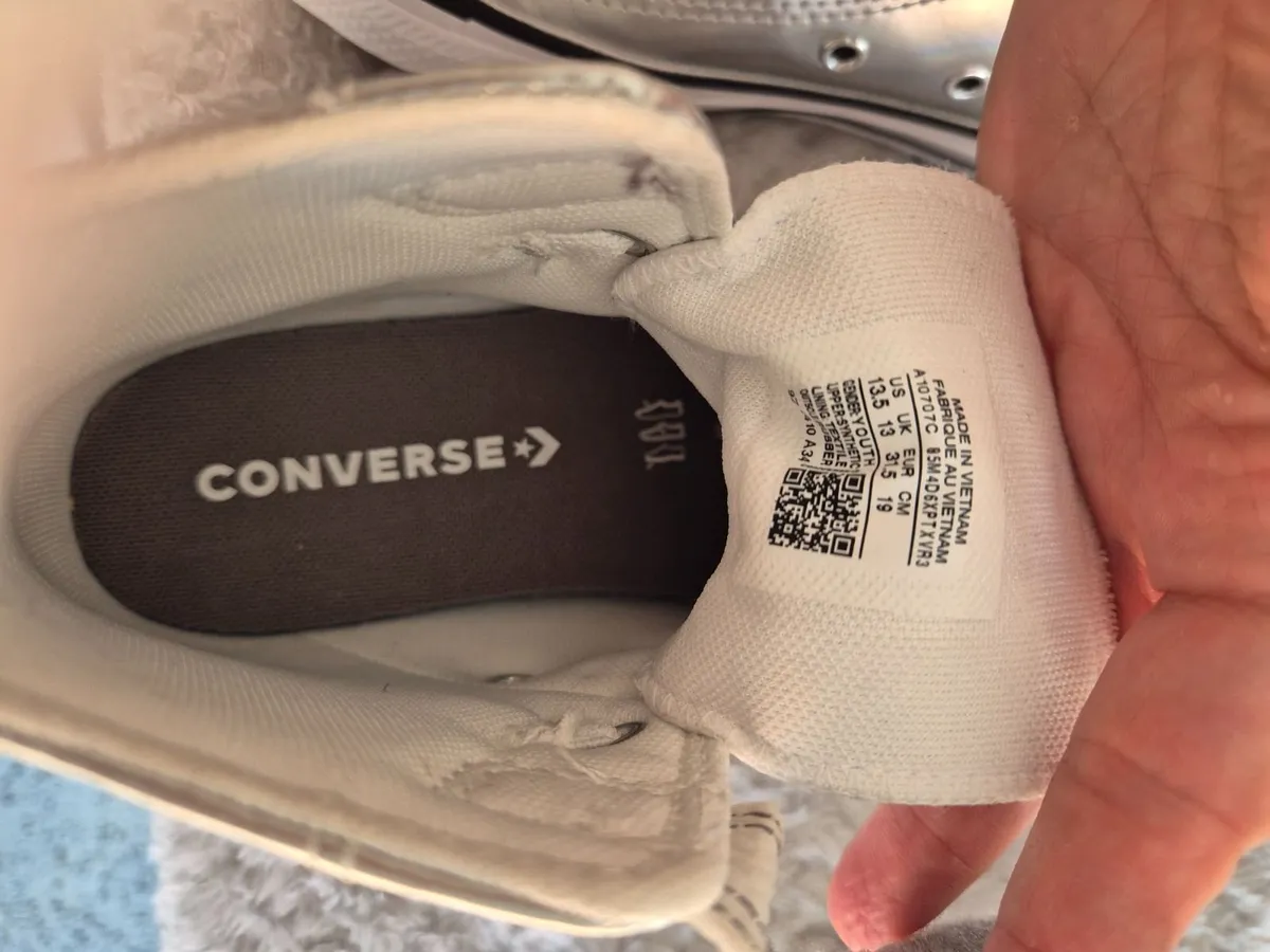 Converse - High Top - Never worn Kids Size 31 - Image 1