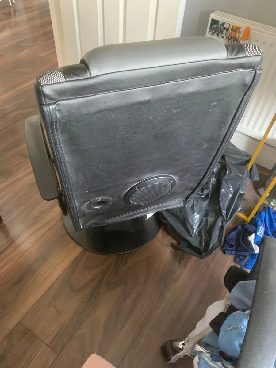 Gaming chair - Image 4