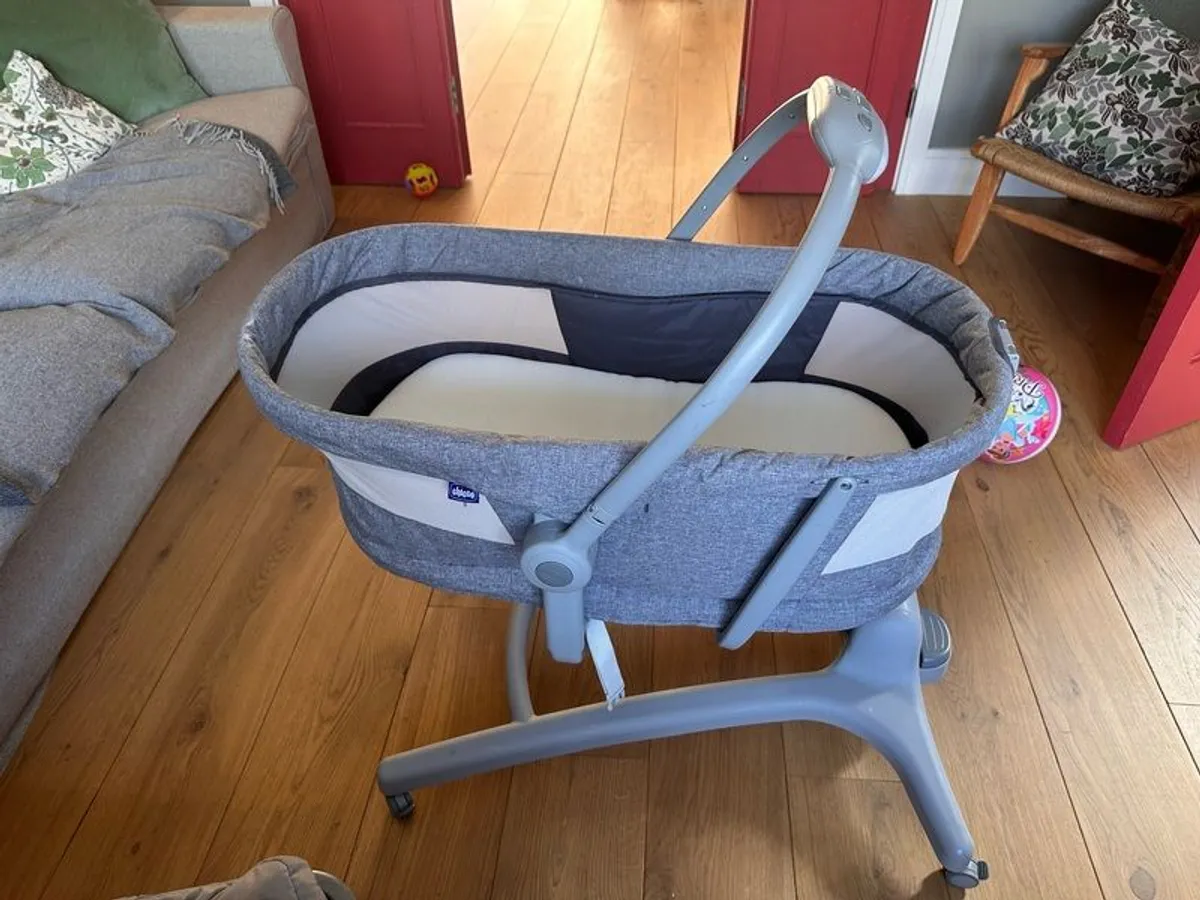 Chicco 5 in 1 & Tutti Bambini Cozee Bedside Crib - Image 1