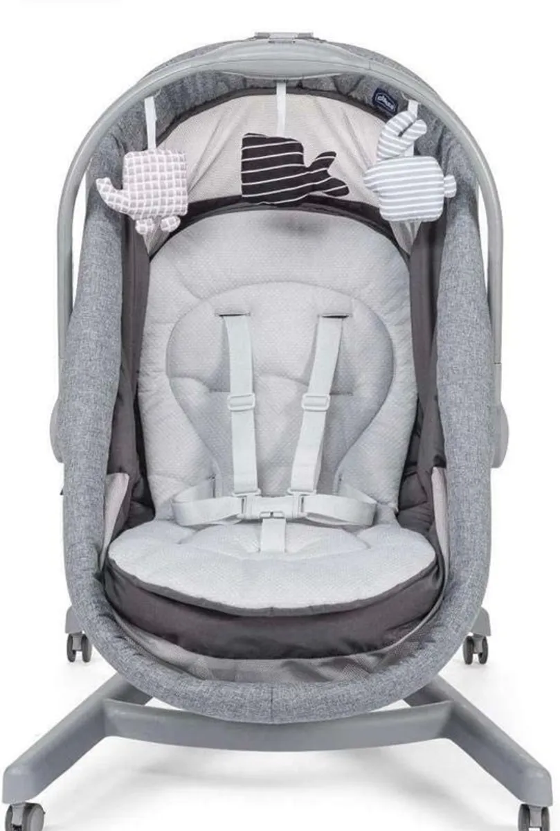 Chicco 5 in 1 & Tutti Bambini Cozee Bedside Crib - Image 4