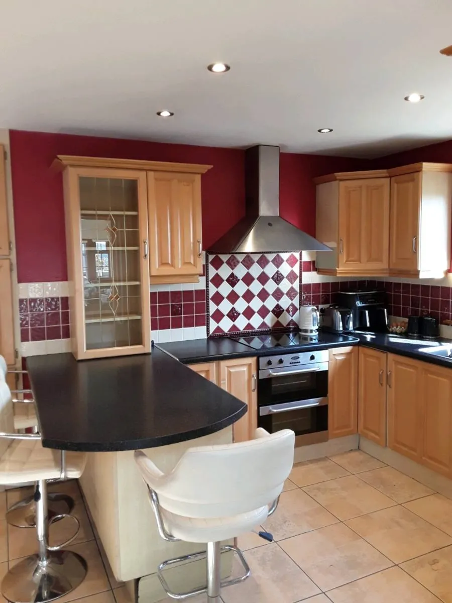 Complete 10ftx10ft Maple Shaker Kitchen - Image 1