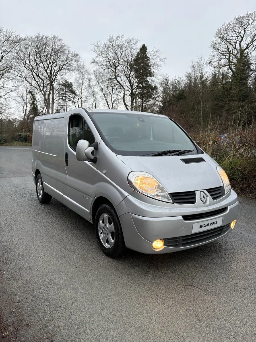 14 Renault Trafic - Image 1