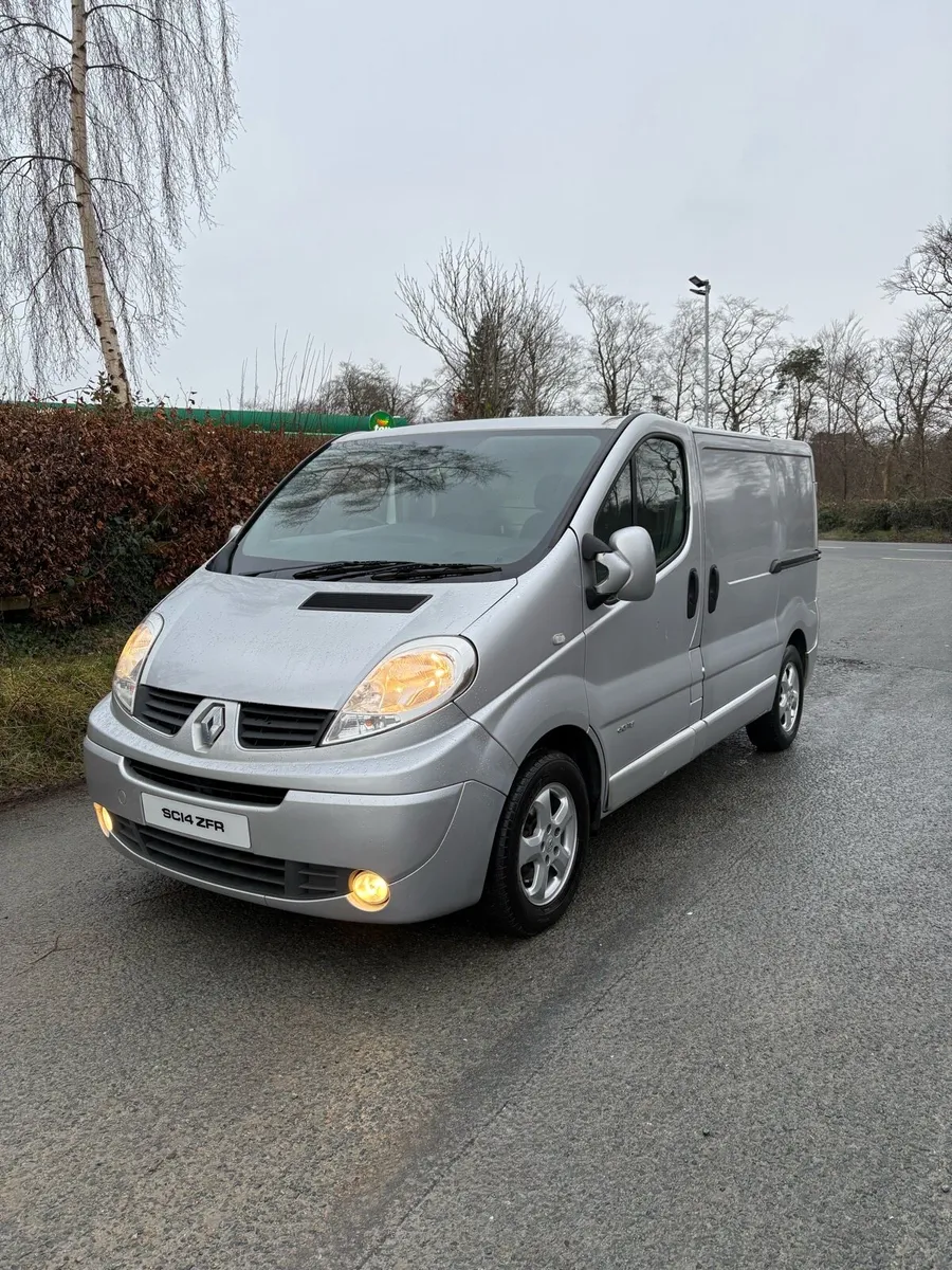 14 Renault Trafic - Image 2