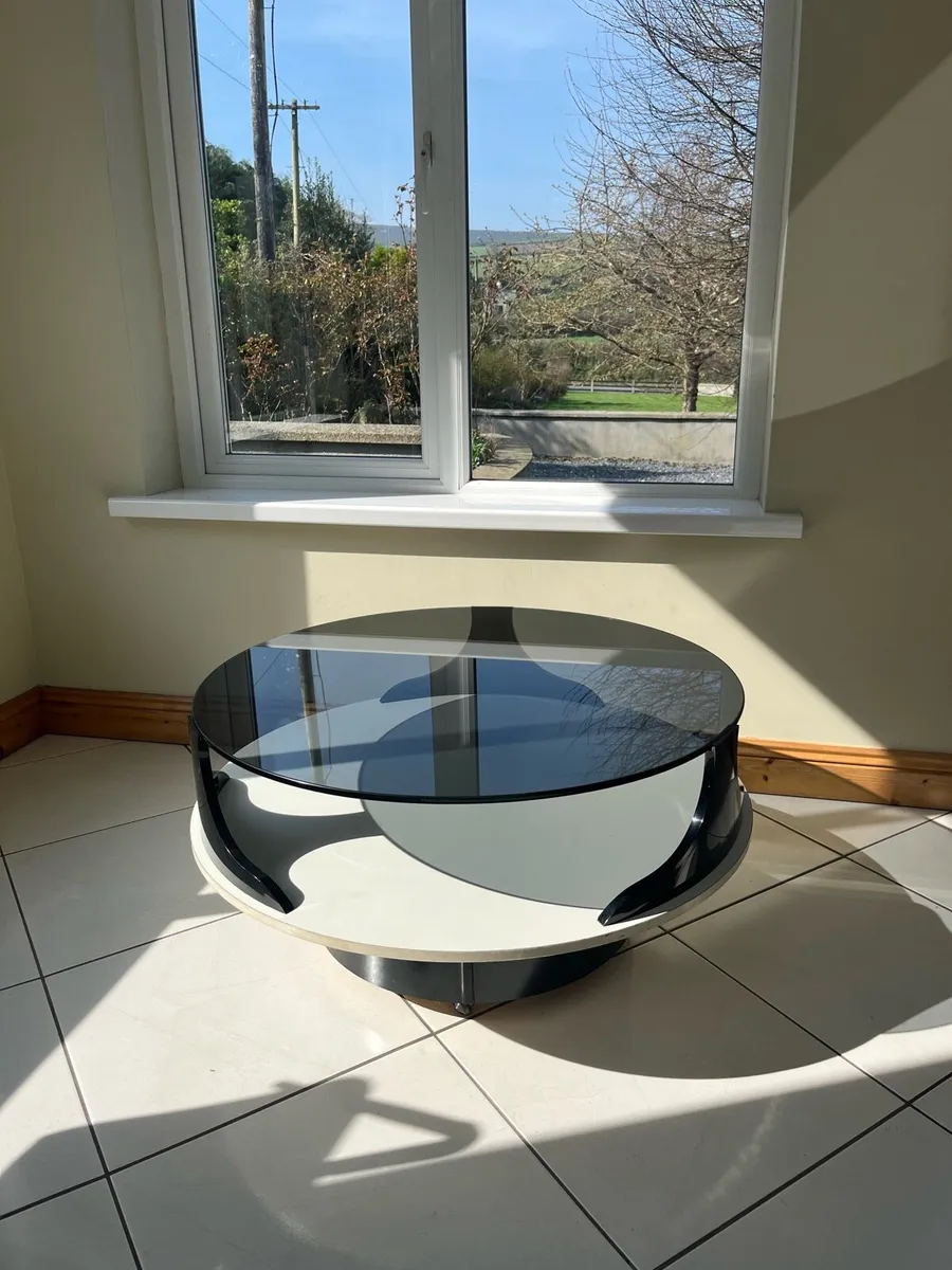 1960s Vintage Italian coffee table - Image 1