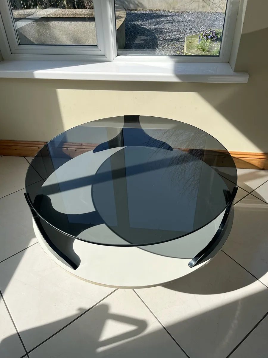 1960s Vintage Italian coffee table - Image 2