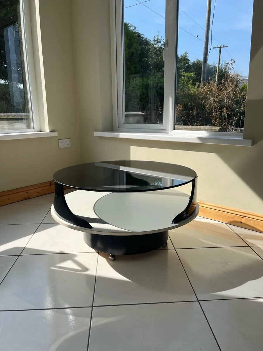 1960s Vintage Italian coffee table - Image 3