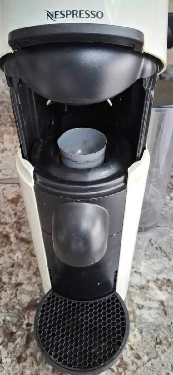 Nespresso Virtuo Coffee Machine - Image 4