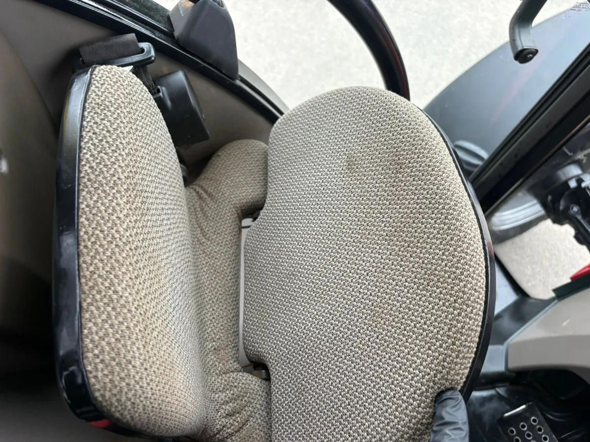 2016 Case Farmall 115C - Image 3