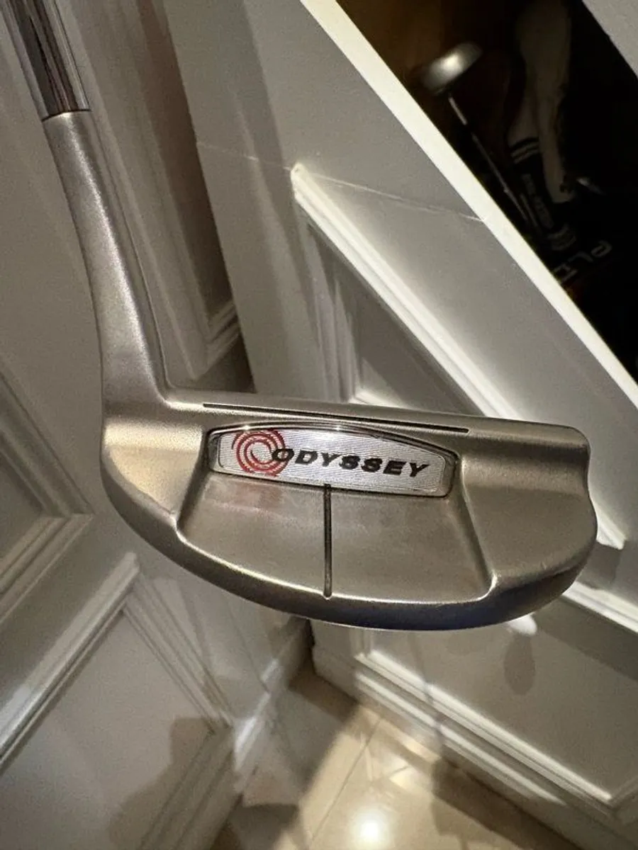 Odyssey White Hot 9 Putter - Image 1
