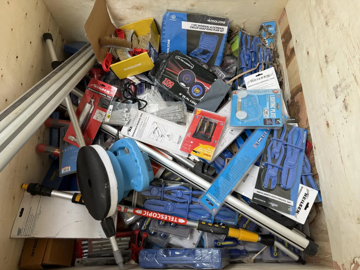 Car Accessories & Hand tools **Online Auction** - Image 1