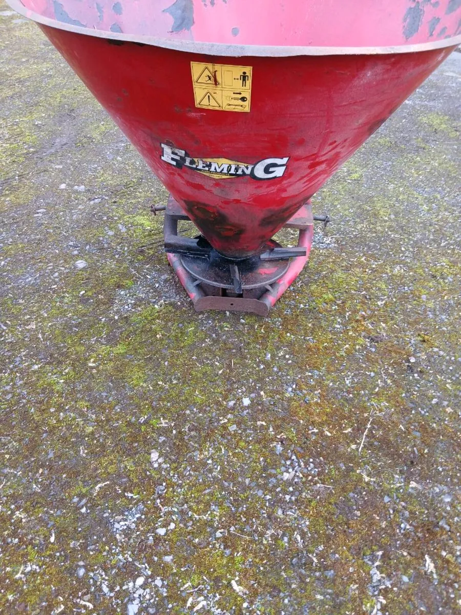 Fleming Fertiliser Spreader - Image 2