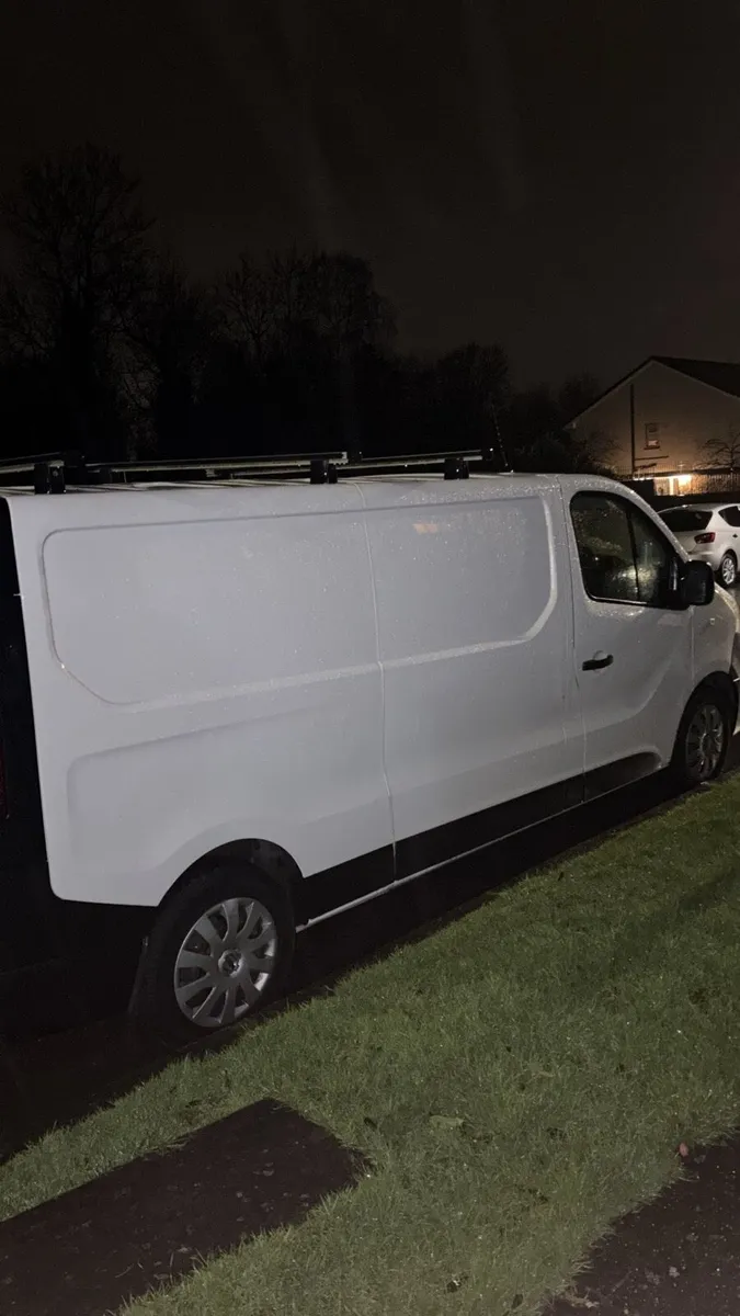 Nissan NV300 - Image 2