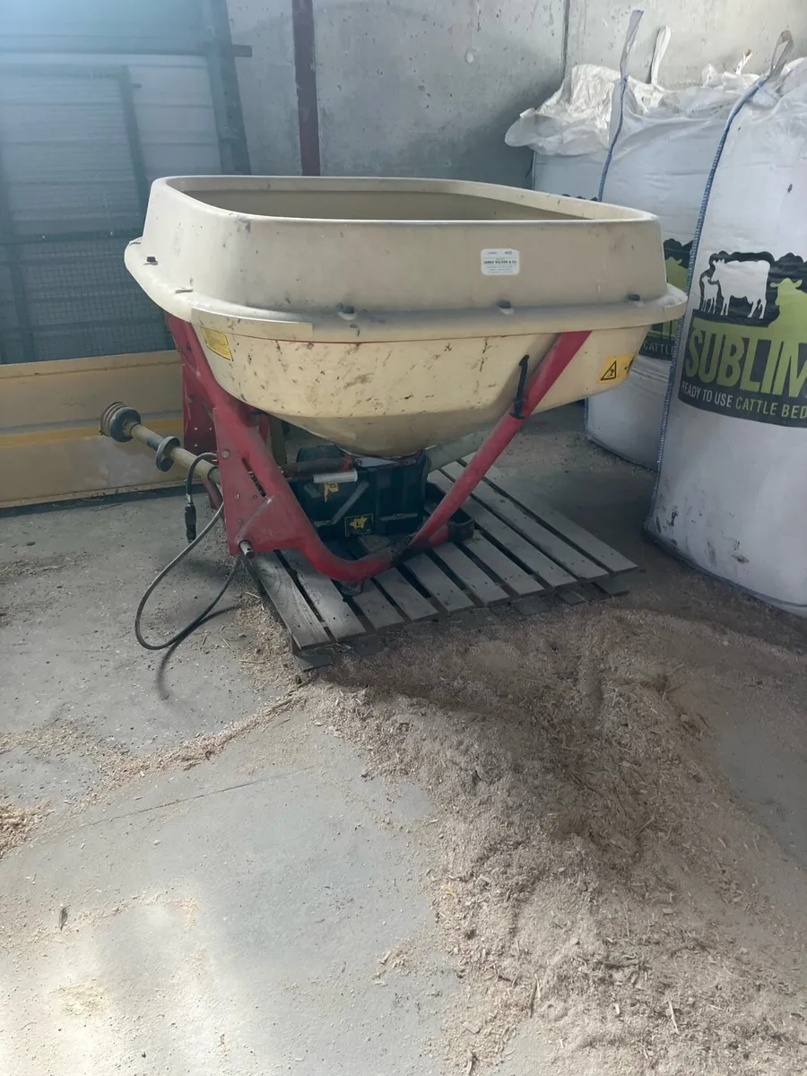 Fertilizer sower - Image 2