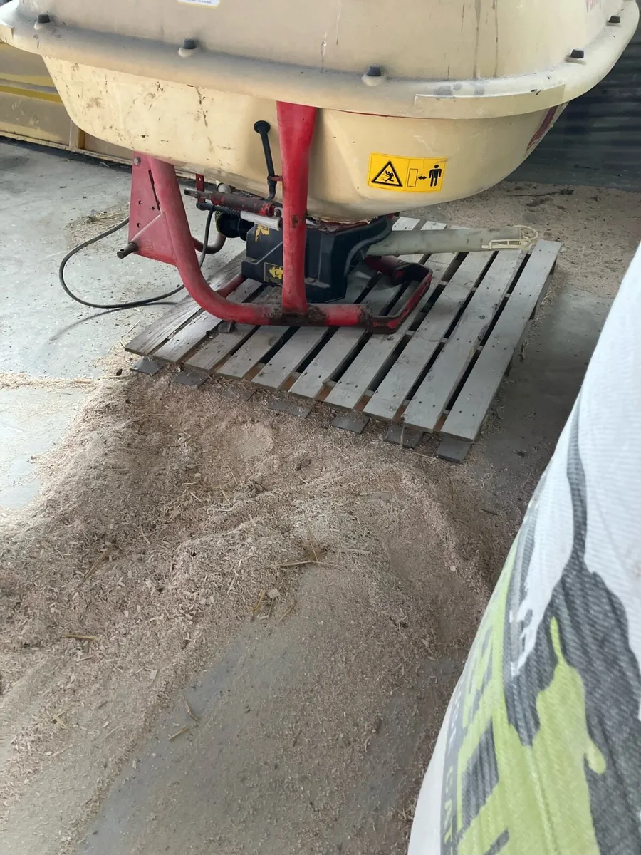 Fertilizer sower - Image 3