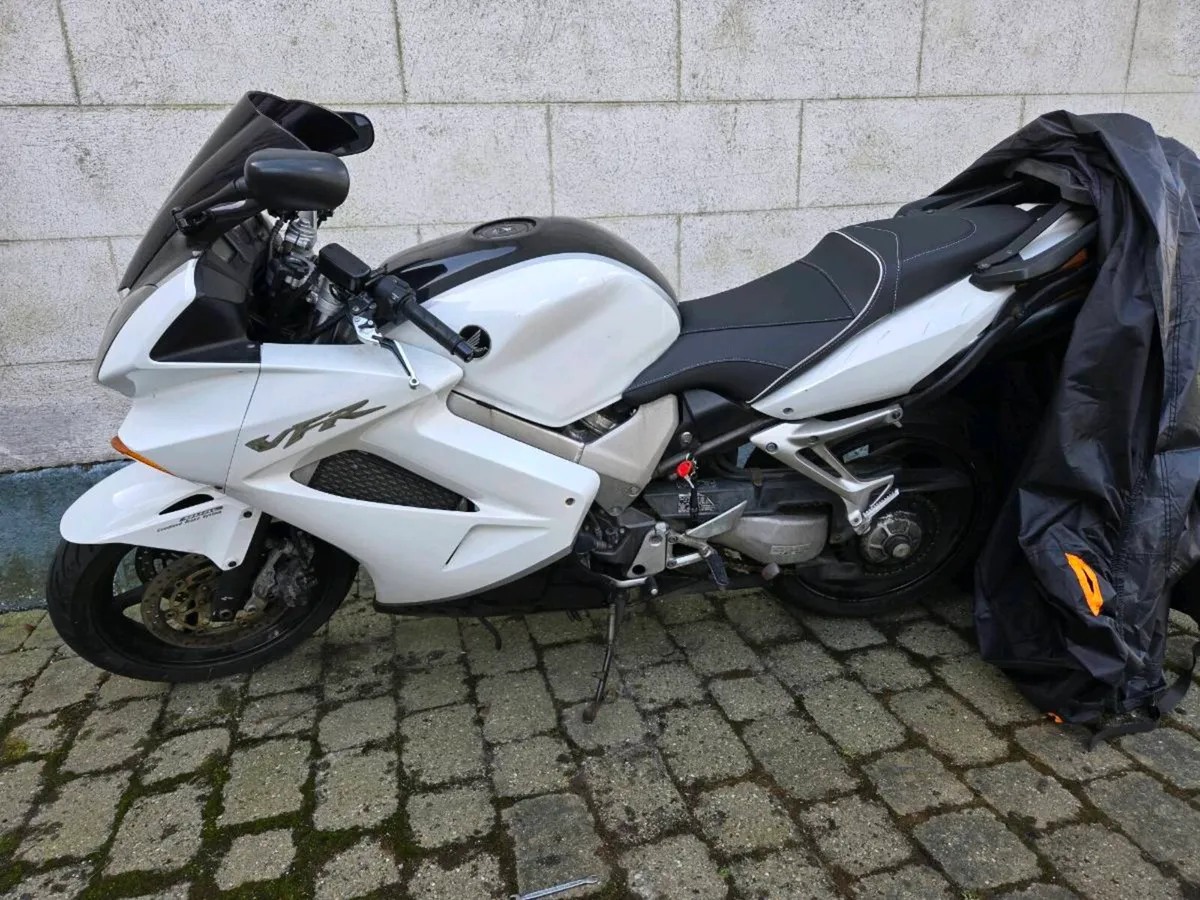 VFR 800 Vtec - Image 1
