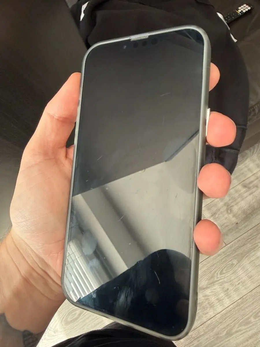 iPhone 14 Plus - Image 2