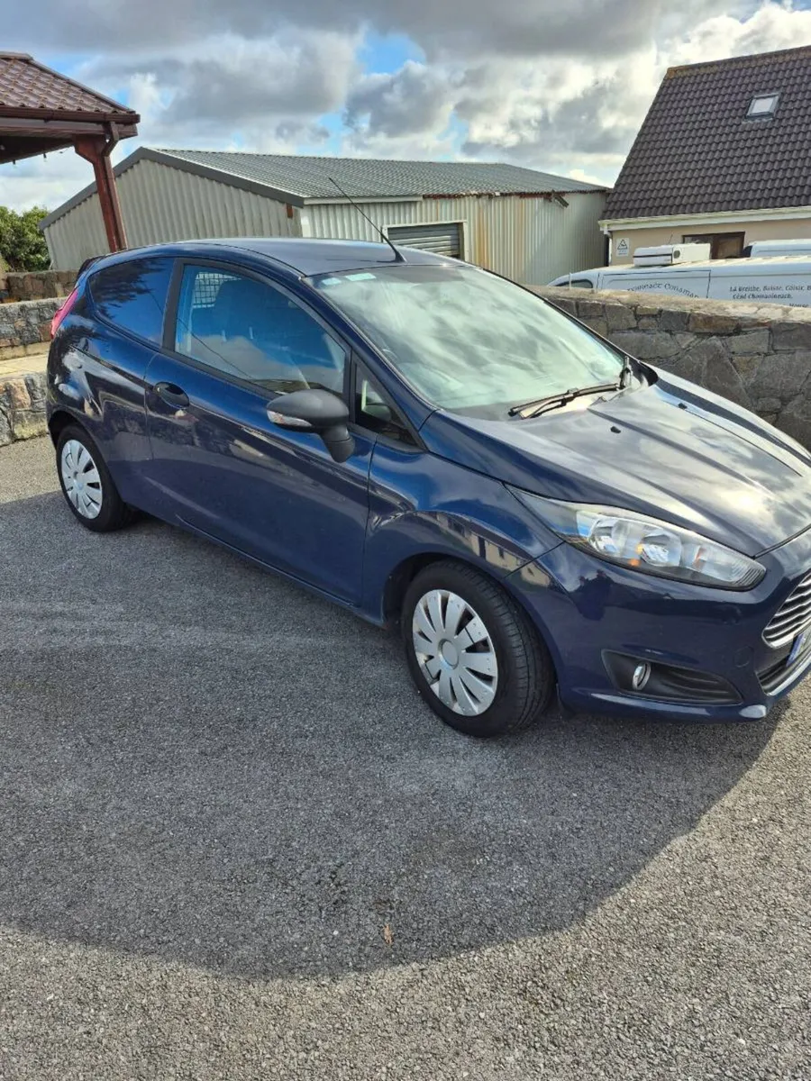 Ford Fiesta Van - Image 2
