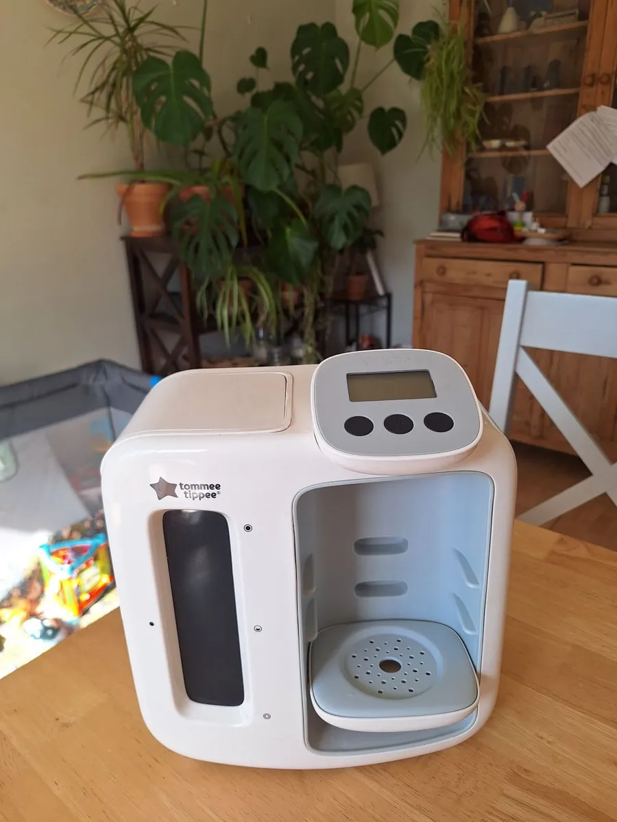 Tommee Tippee Bottle Maker Night and Day - Image 1