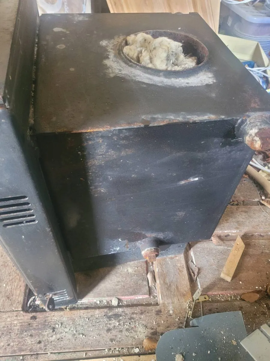 Insert stove with 20kw  back boiler - Image 3