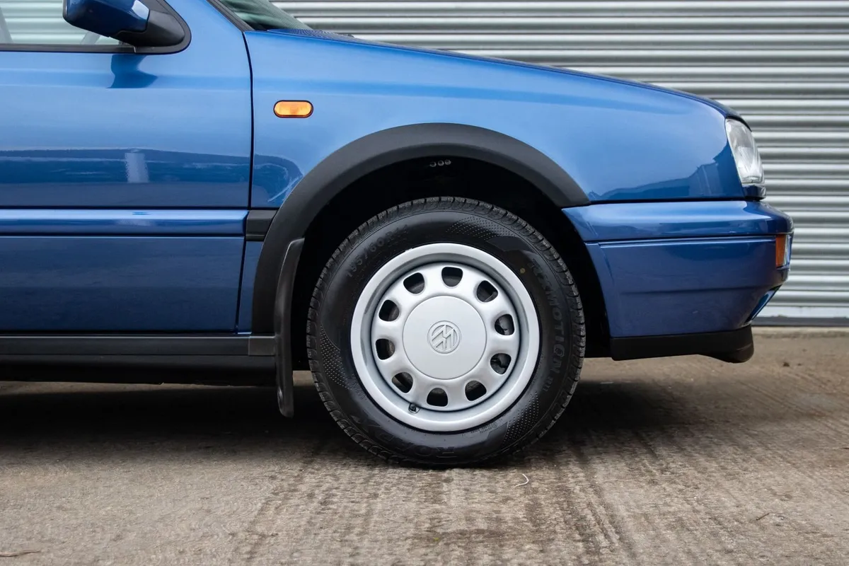 1996 Volkswagen Golf Estate 2.0 GL 18k Miles! - Image 3