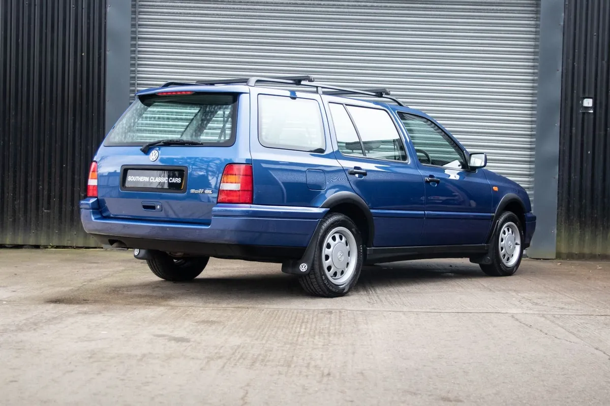 1996 Volkswagen Golf Estate 2.0 GL 18k Miles! - Image 4