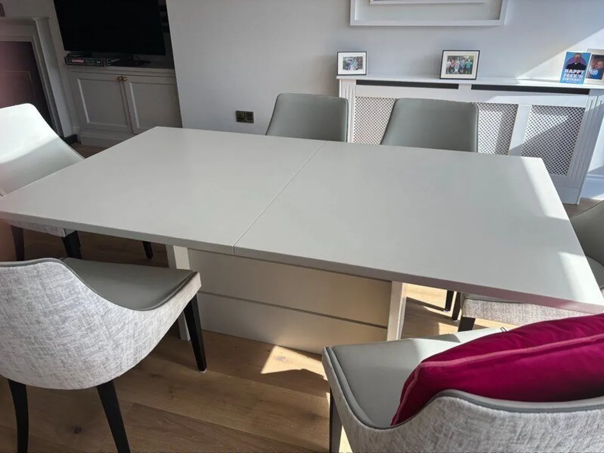 Kitchen table - Image 2