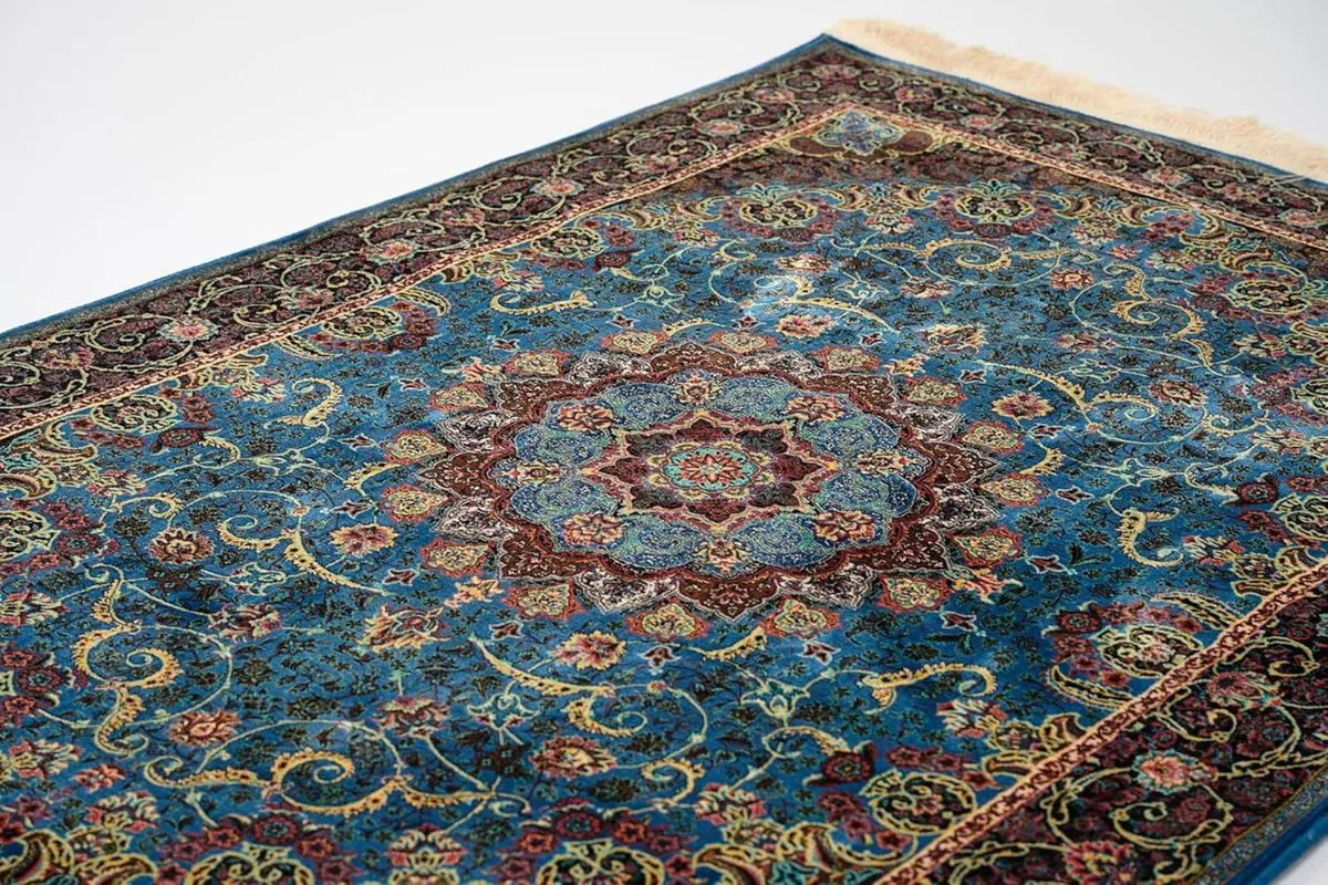 Traditional Vintage Area Rug for Living Room - Image 2