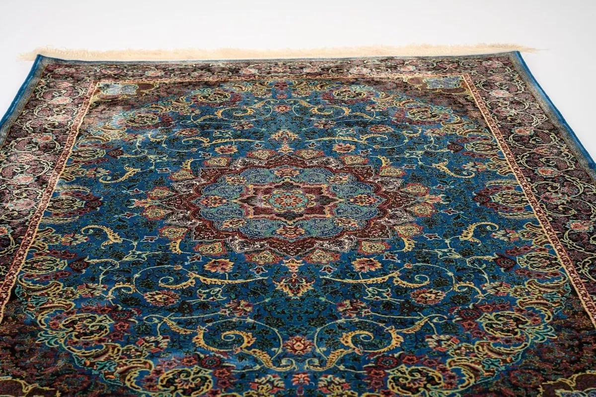 Traditional Vintage Area Rug for Living Room - Image 3