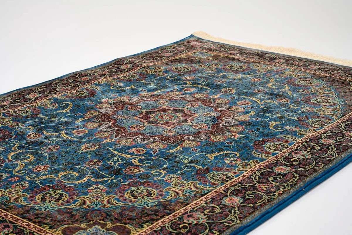 Traditional Vintage Area Rug for Living Room - Image 4