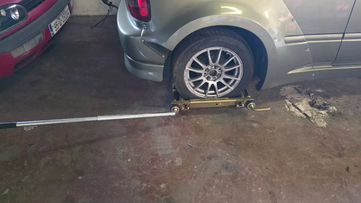 SELF JACKING RECOVERY SKATES - Image 3