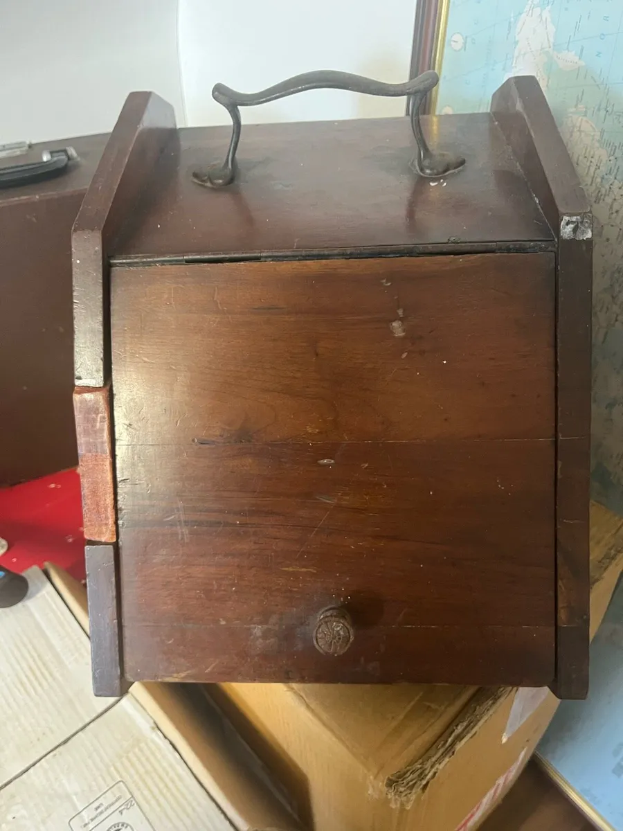 Antique coal scuttle - Image 1