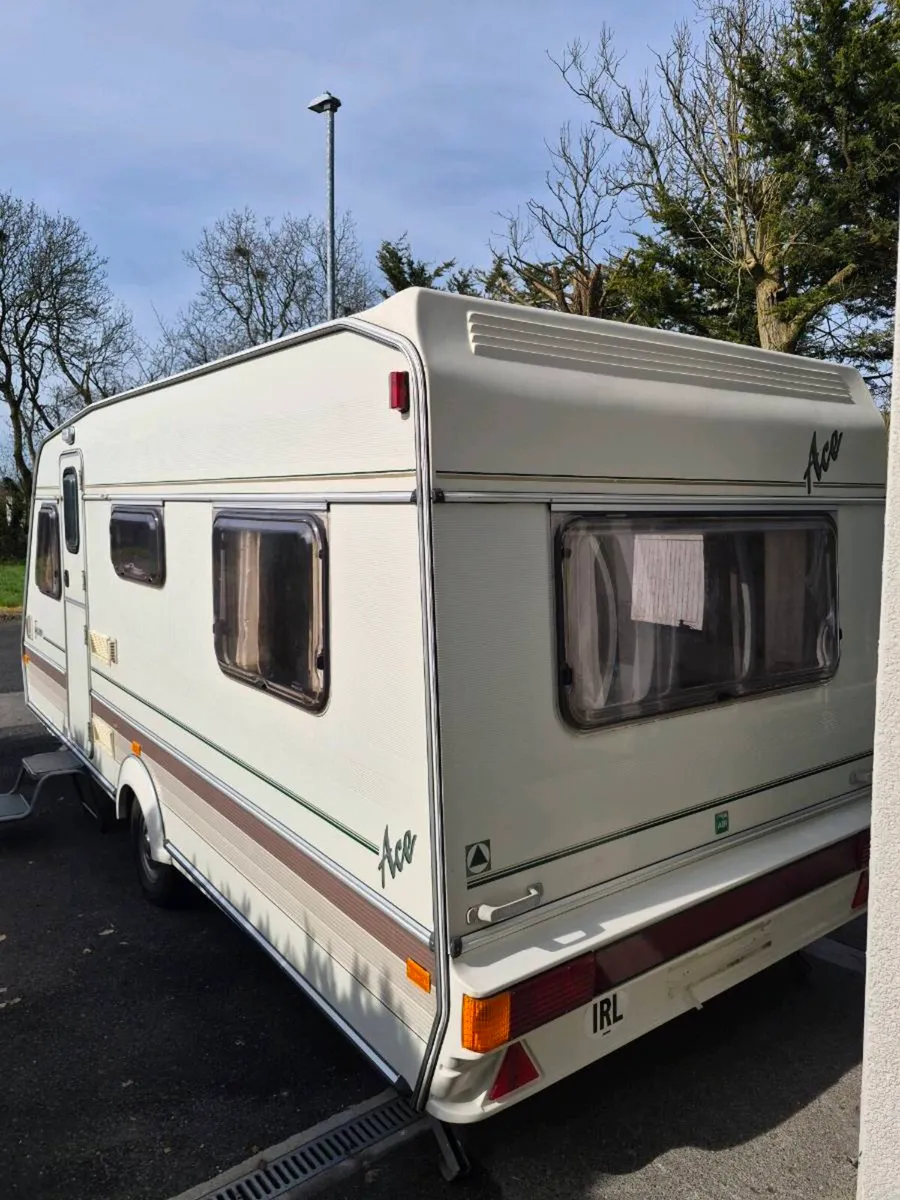 Caravan 5/6 Berth - Image 4