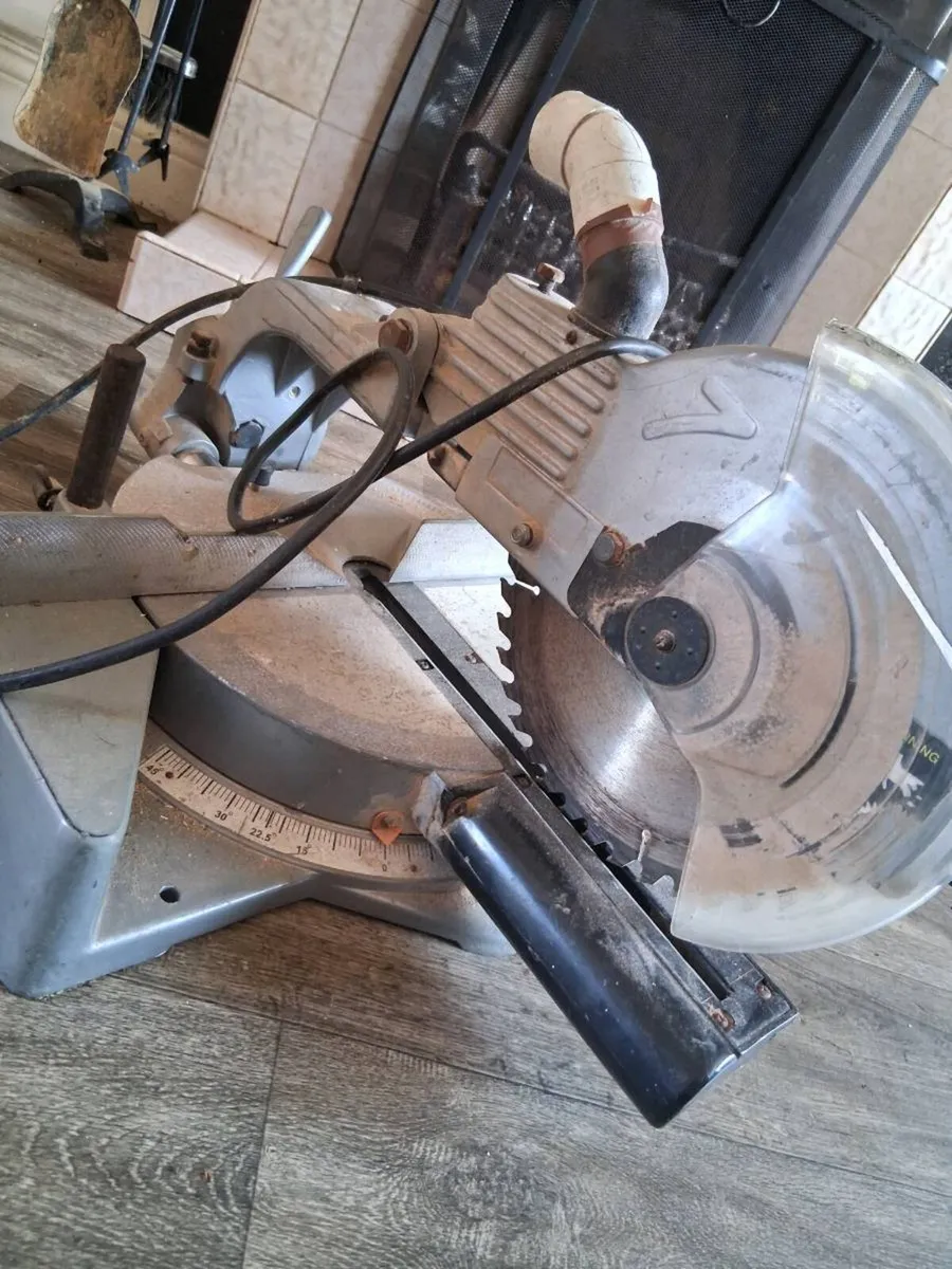 Chop saw - Image 1