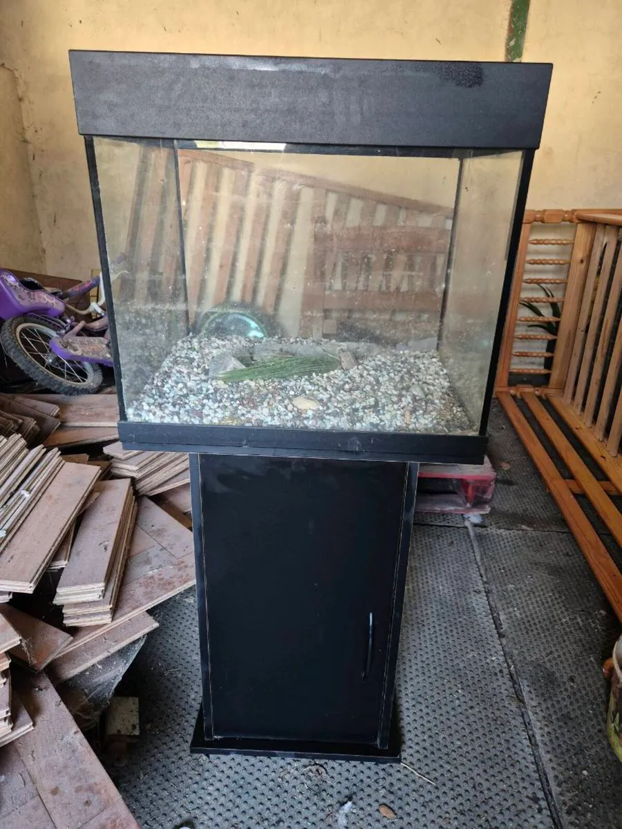 JUWEL FISH TANK & STAND