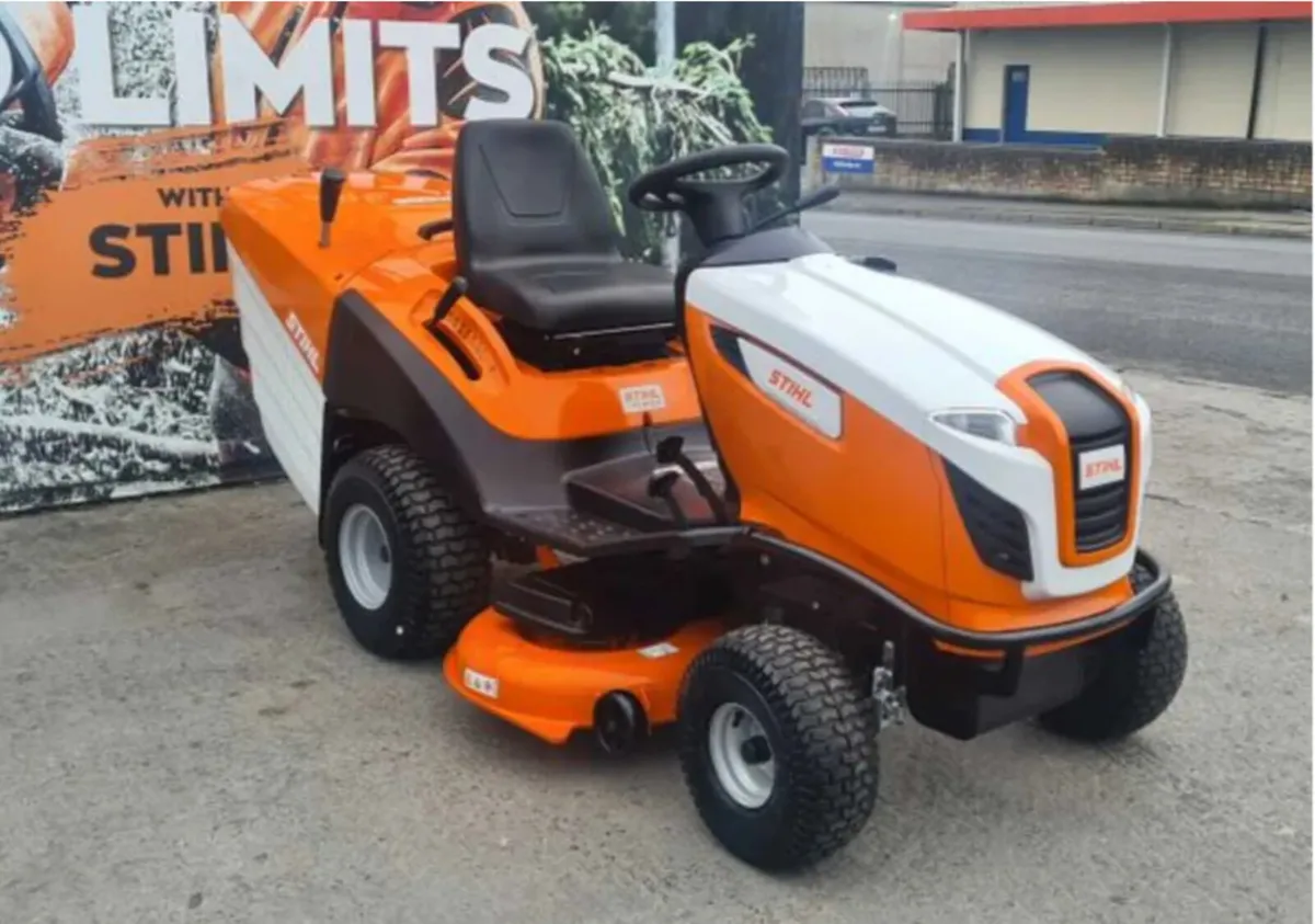 STIHL RT5112Z Ride on Mower 23hp 43" - OFFER - Image 1