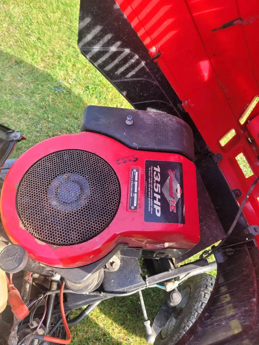 Ride on mower - Image 2