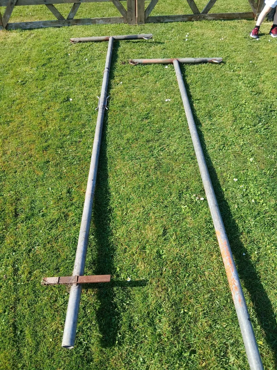 Clothesline poles - Image 2