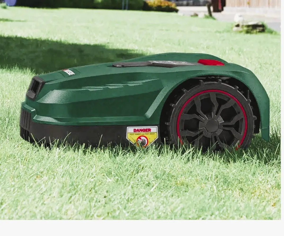Robot lawnmower With outdoor weather protection - Image 4