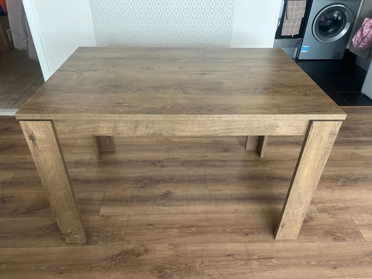 Dining table - Image 2