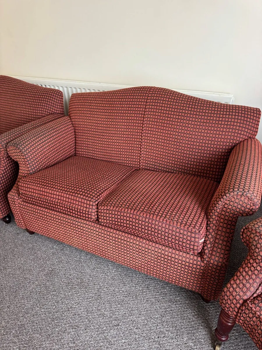 Sofa and arm chairs - Image 3
